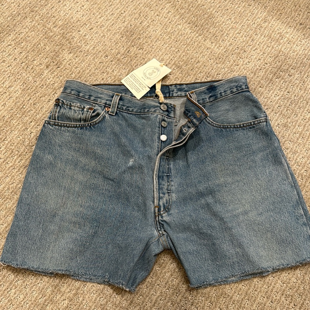 NWT! Levi's high waisted denim shorts